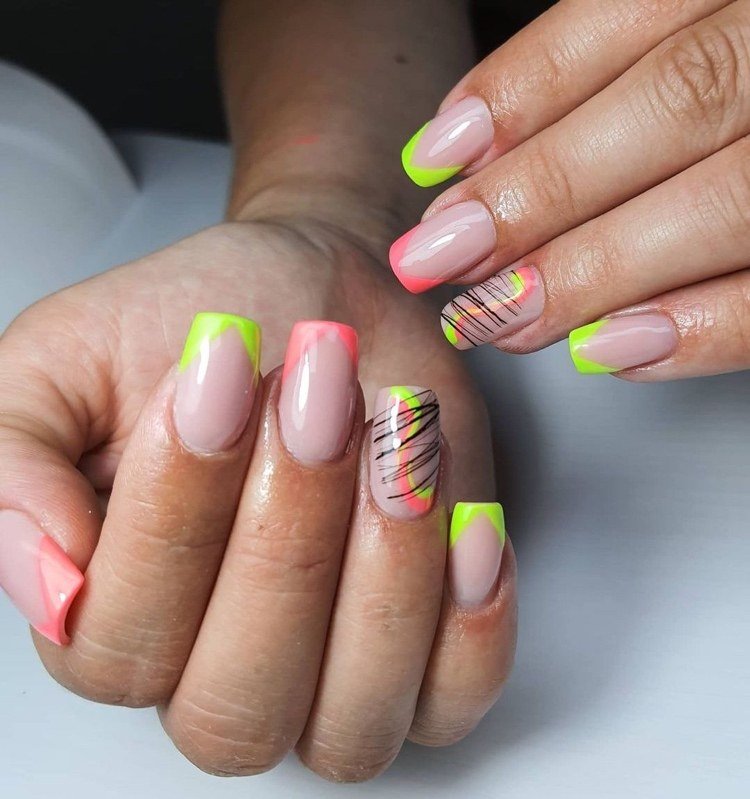 Neon Nail French em laranja e neon verde