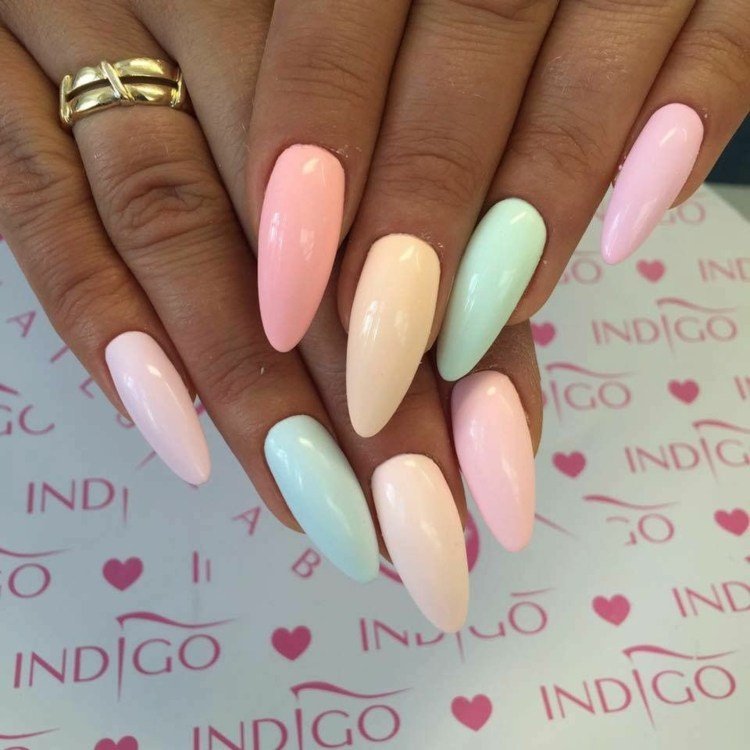 Unhas em formato de amêndoa Esmalte acrílico cores pastel idéias de design de unhas