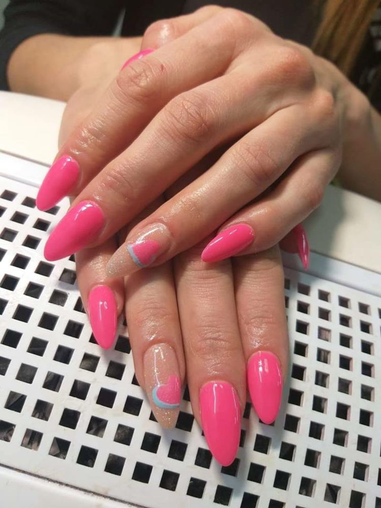 Unhas em formato de amêndoa acrílico rosa brilho esmalte em forma de coração idéias de design de unhas