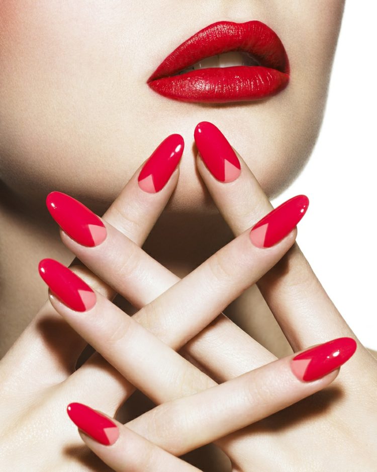 Unhas em formato de amêndoa batom esmalte vermelho tendências da moda