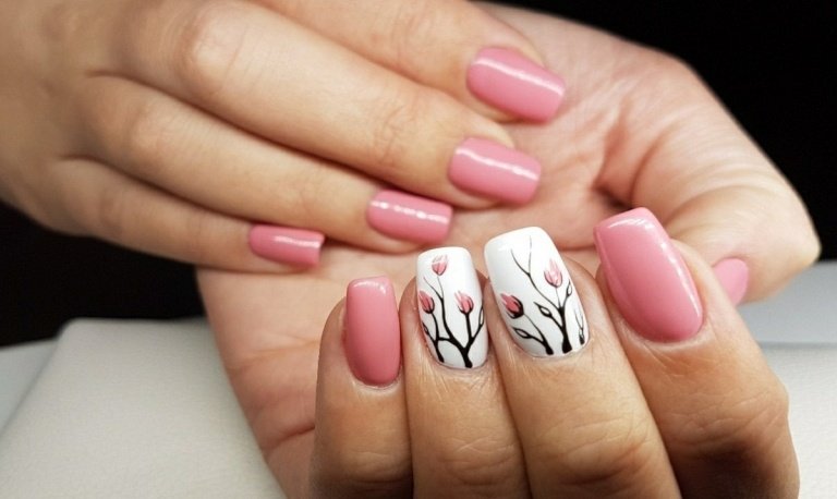 Pintar unhas ficou mais fácil com ideias para lindas flores