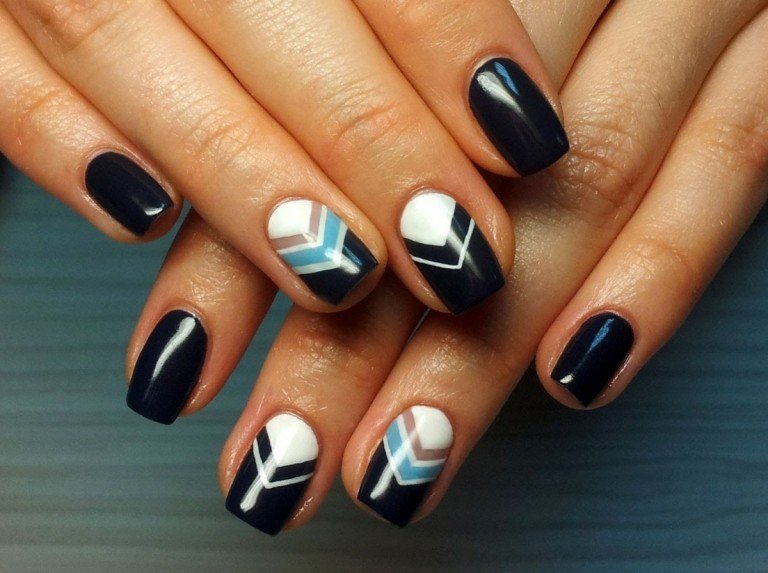 Pinte motivos e padrões geométricos nas unhas