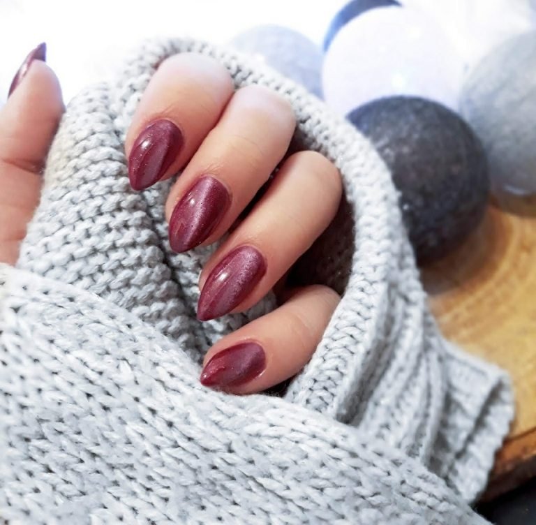 Pinte as unhas rapidamente com uma cor como uma ideia de última hora para iniciantes