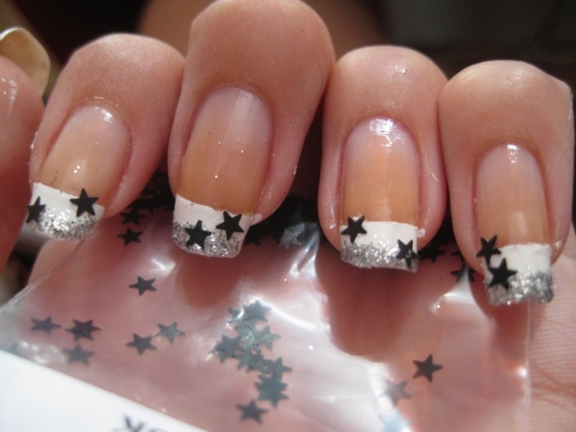 Estrela-Francesa-Manicure-Branco-Multicolorido