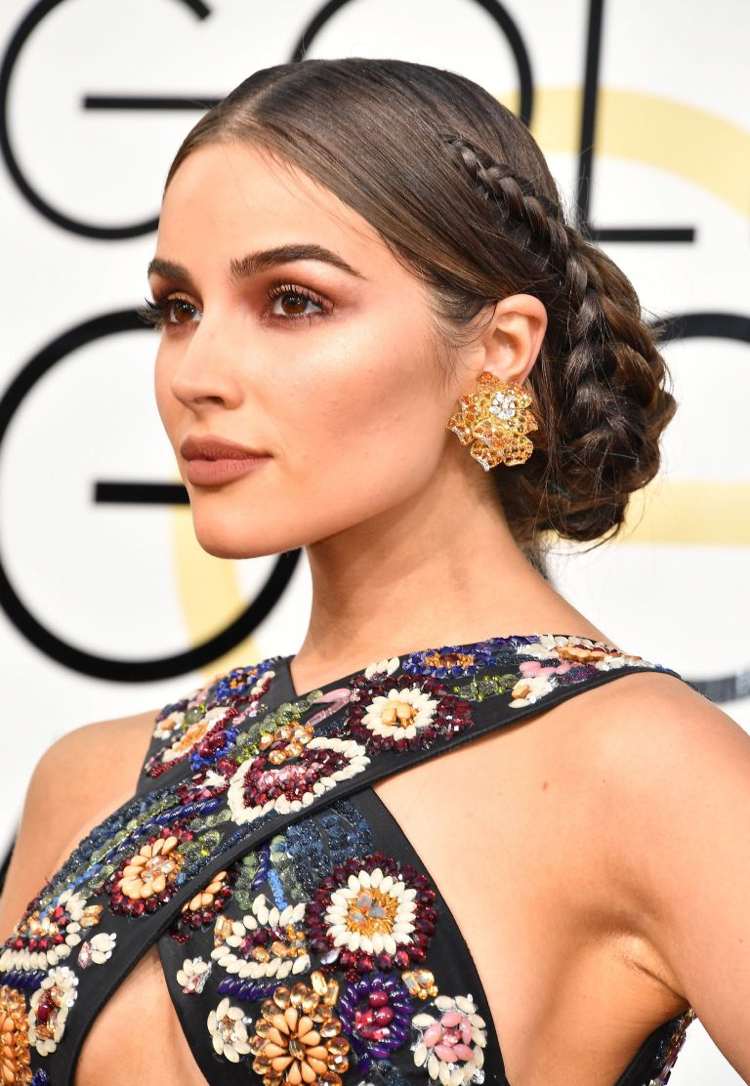 Cabelo cor de azeitona pele Mocha Olivia Culpo