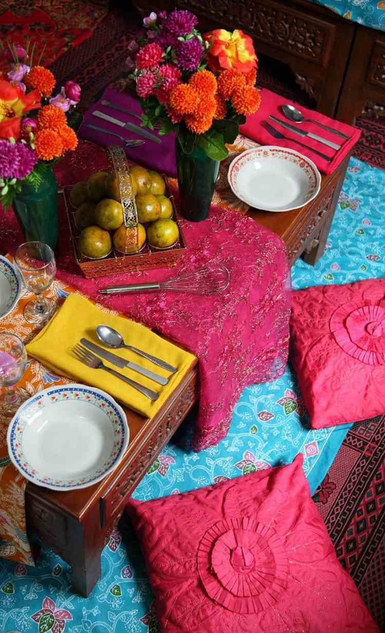 decoração-oriental-têxteis-toalha de mesa-almofadas-tapete-azul