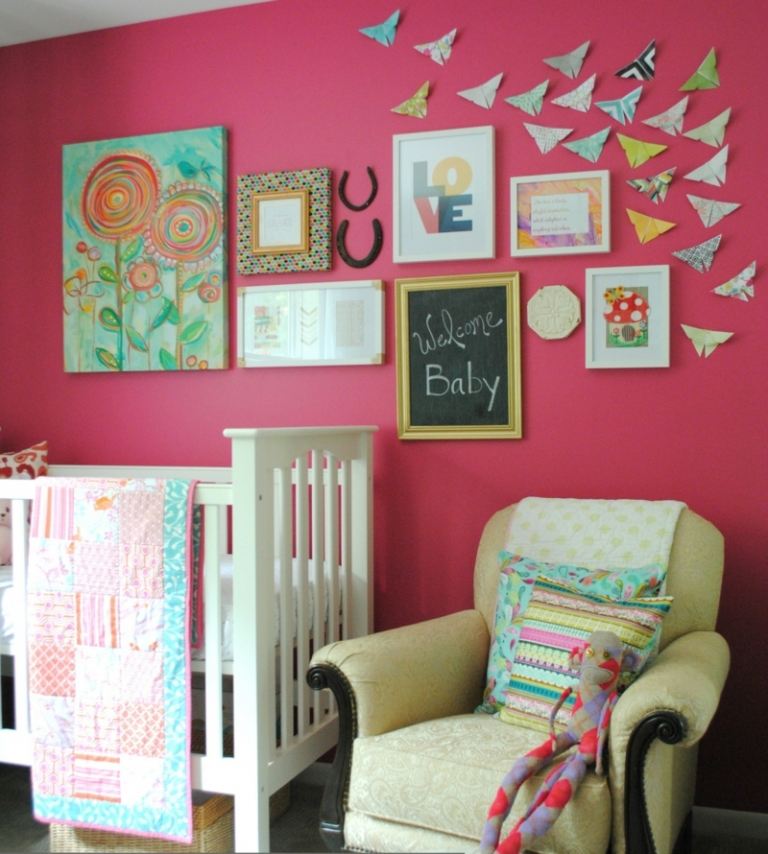 decoração no berçário projeto parede rosa borboletas bebês origami
