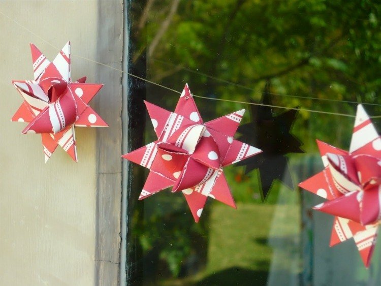 Origami para o Natal -star-dobrar-instruções-froebelstern-garland-red-merry
