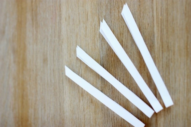 Origami para o Natal -star-dobrar-instruções-froebelstern-white-paper-stripes