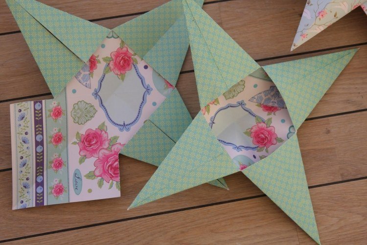 origami-natal-estrela-dobramento-instruções-3d-efeito-quatro-pontos-cartão-decoração
