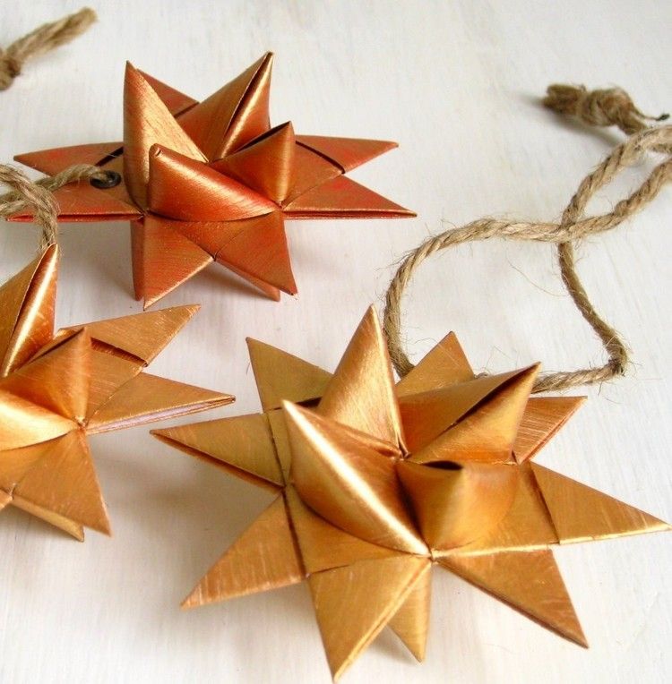 origami-natal-froebelstern-decor-paper-gold-pendants