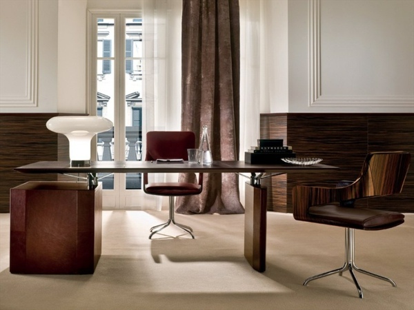 Candeeiro de mesa moderno com mobiliário de escritório