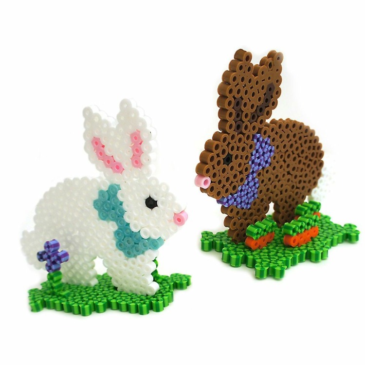 As decorações da Páscoa podem criar suas próprias ideias com os coelhinhos da Páscoa