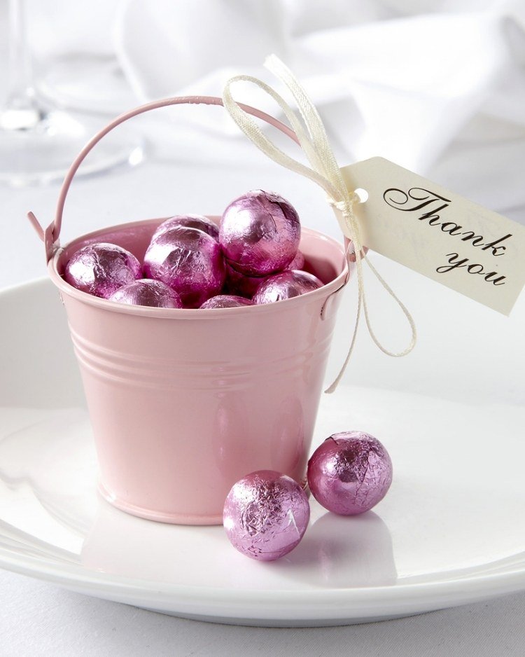Páscoa-presentes-funileiro-rosa-metal-balde-chocolate-ovos