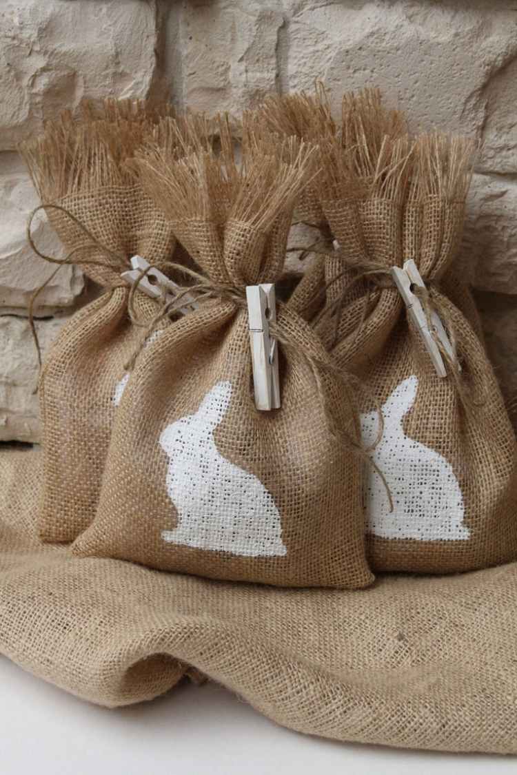 Easter-gifts-tinker-jute-bags-nature-print-coelhos