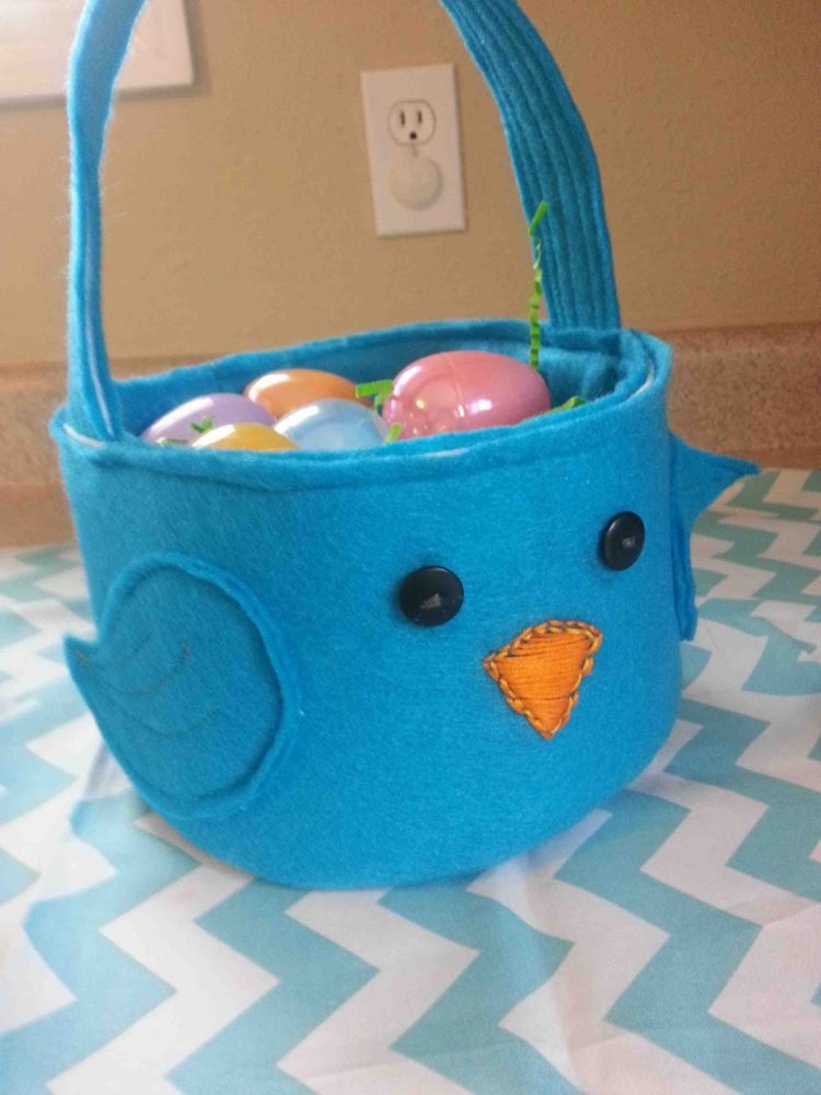 Easter-gifts-tinker-Easter-basket-ideas-feel-near-chicks-make-yourself