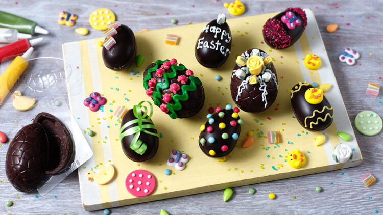 Ideias de presente de Páscoa para crianças adultas decoram ovos de chocolate
