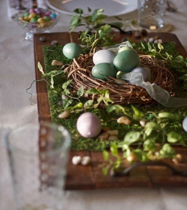 Mesa de idéias de decoração de guirlanda de salgueiro de grama fresca com musgo