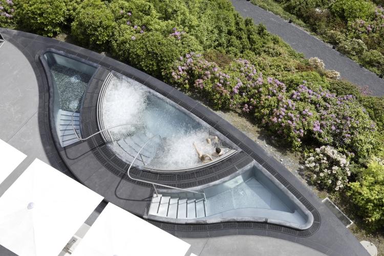 whirlpool-garden-luxury-built-terraço-outdoor-large-grey