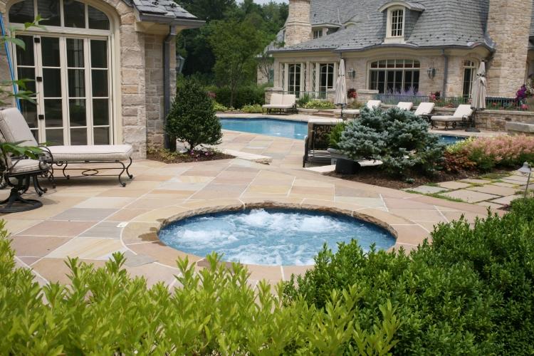 hidromassagem-jardim-instalação-plantas-jardim-móveis-grande-luxo