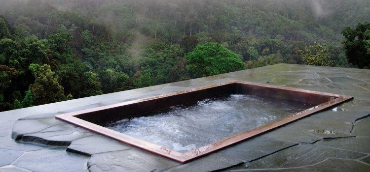 whirlpool-garden-outdoor-view-forest-rock-warm-water-férias