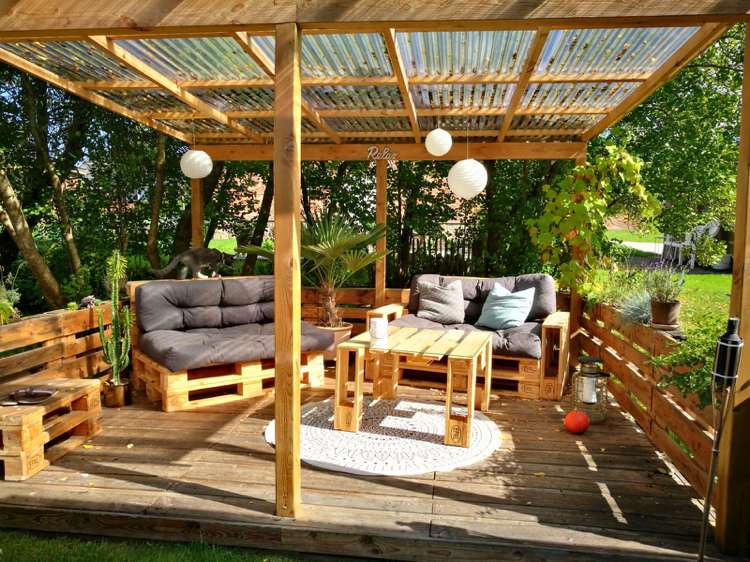 Almofadas de paletes e sala de paletes Móveis de paletes para o terraço
