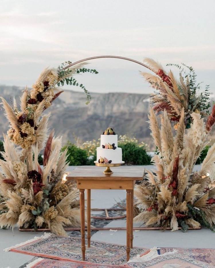 tendência grama pampas em decoração de casamento