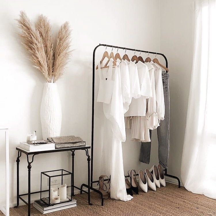 decore adequadamente com grama dos pampas - elementos de metal preto são bons parceiros de combinação