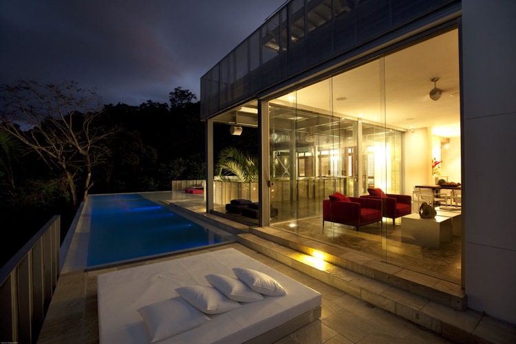Panorama-janela-destaque-casa-casa-piscina infinita-iluminação
