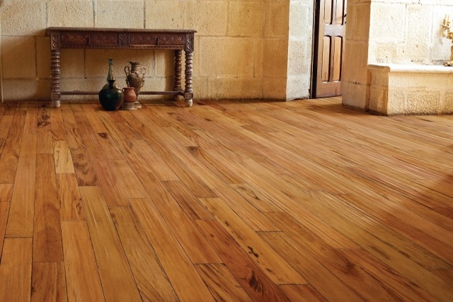 piso de madeira lacado quente e confortável revestimento de piso natural