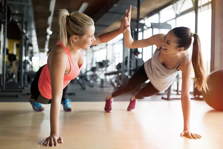 Treinar para duas vantagens que exercita para o parceiro treinar em casa