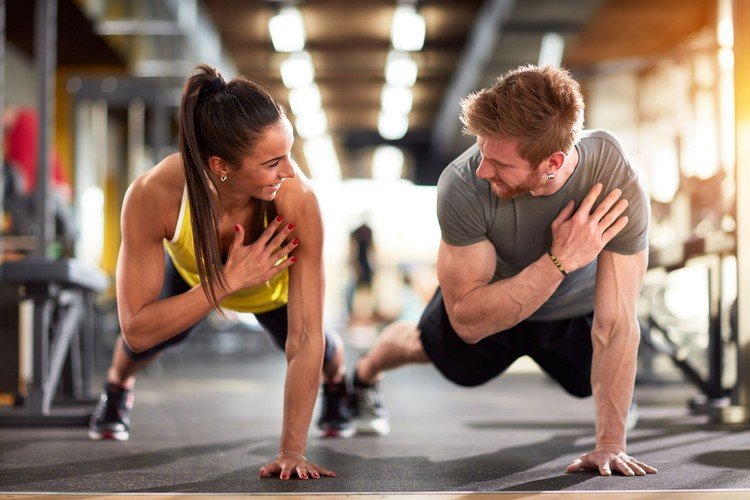 Treinamento para dois benefícios exercícios de treino de parceiro para em casa