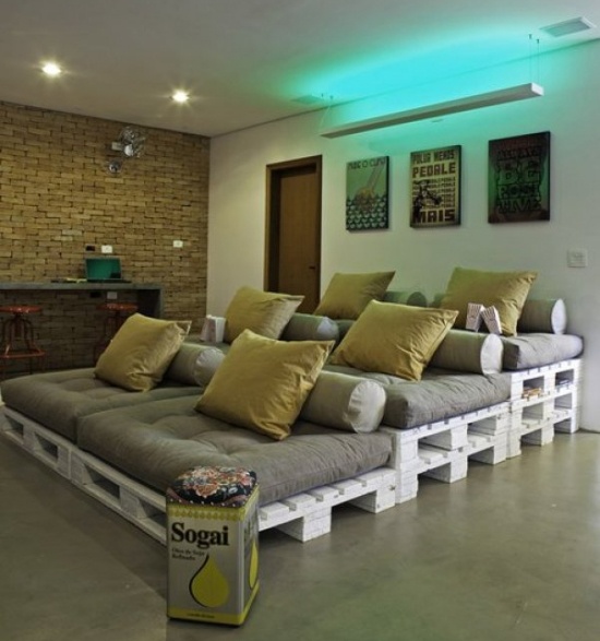 móveis de paletes de transporte upcycling cinema em casa