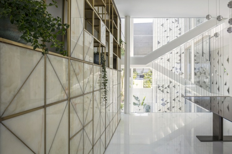 estante de design de interiores elegante d3 house design de latão ônix luzes pendentes