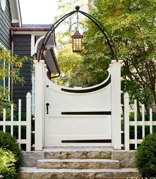 Iluminação de design interessante branco do portão do jardim