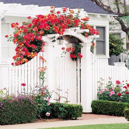 Decoração de porta de jardim de flores