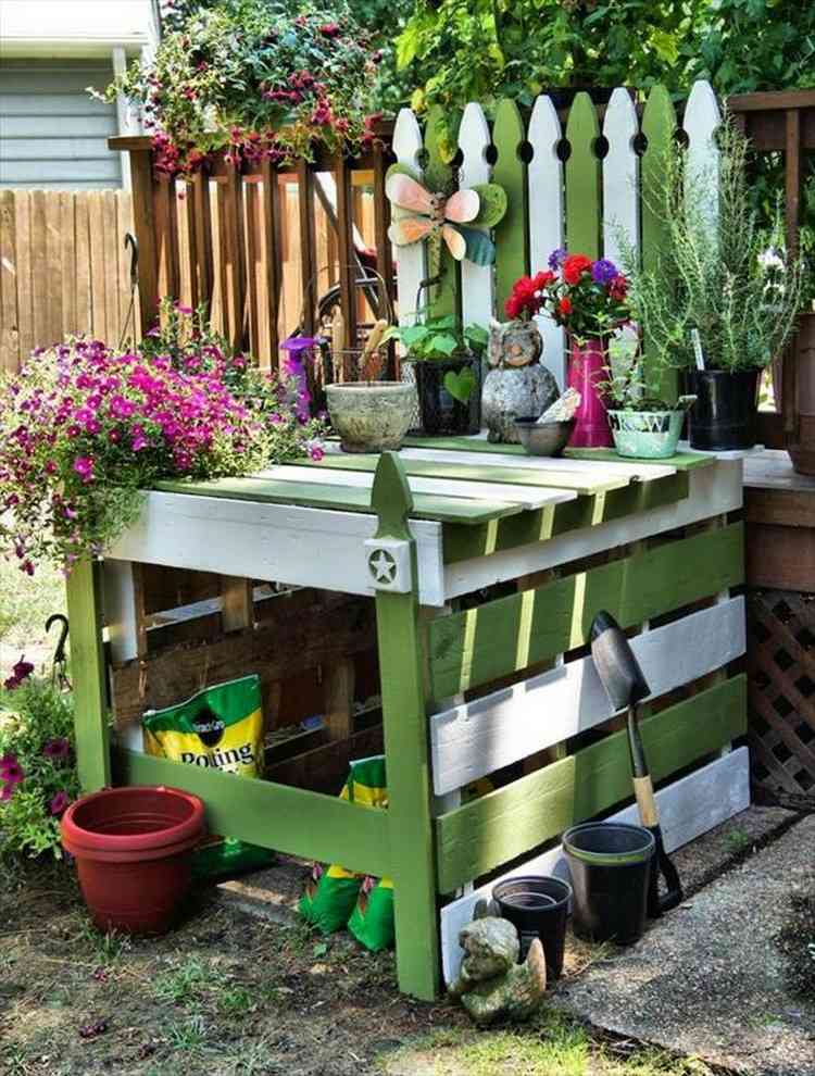 shovel-wooden-pallet-flower-garden-shelf