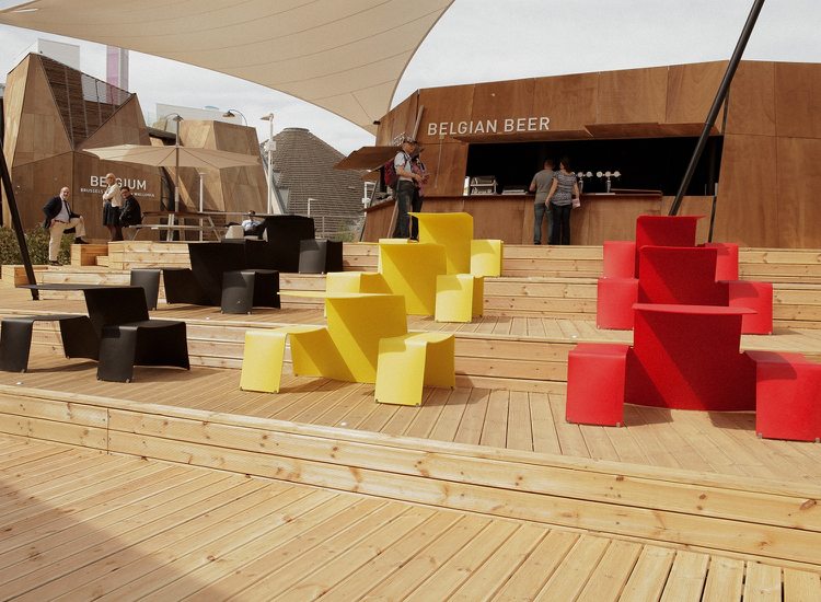 Mesa de piquenique -design-móveis-ao ar livre-cor-deck de madeira com revestimento em pó