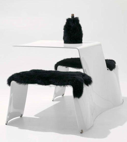 Banco combinado e mesa de piquenique com peles