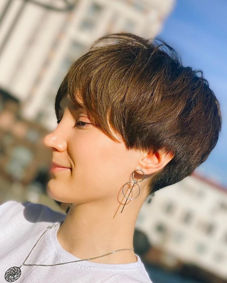 Penteados curtos primavera 2021 estilo de penteado cabeça de cogumelo
