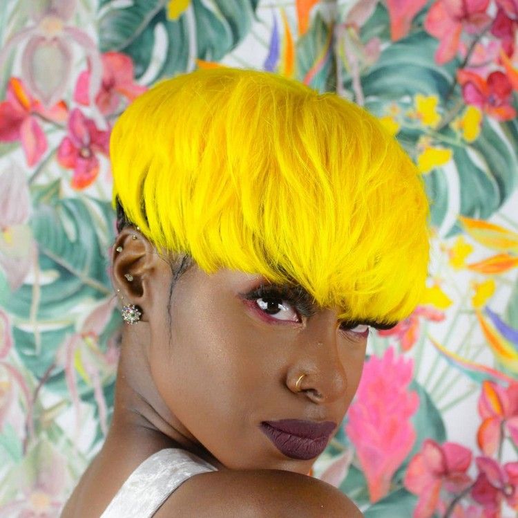Tingir cabelo amarelo curto penteados tendências 2021 penteado cabeça de cogumelo