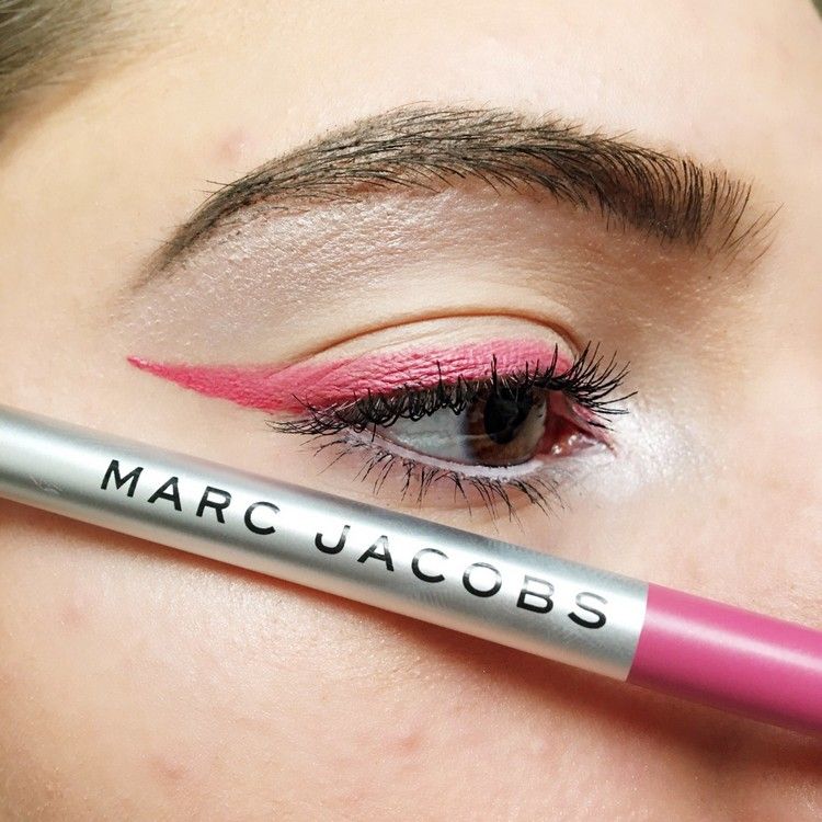 Delineador rosa que tendências de maquiagem para olhos rosa