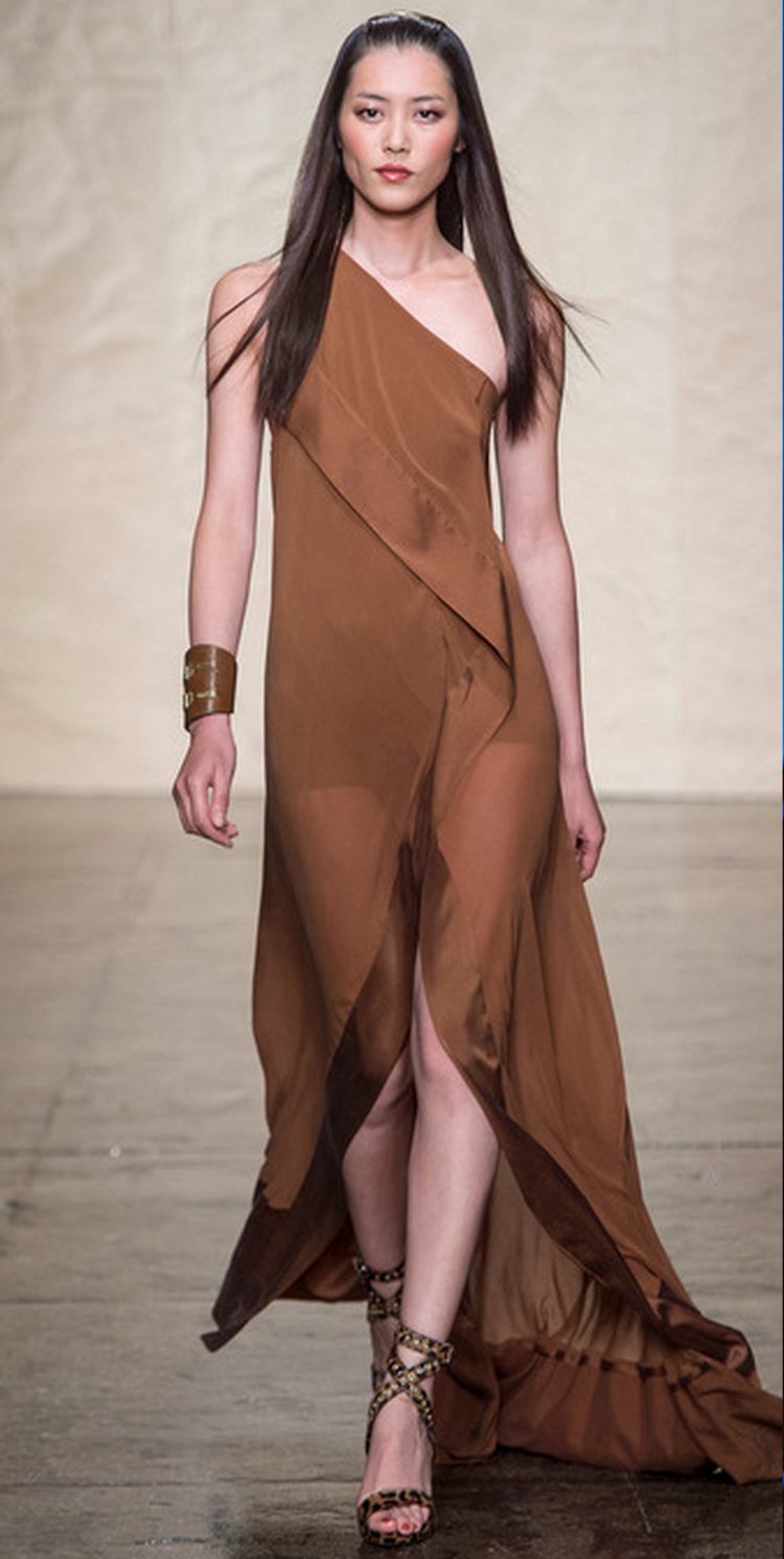 pocahontas-traje-vestido-moda-passarela-marrom-longo