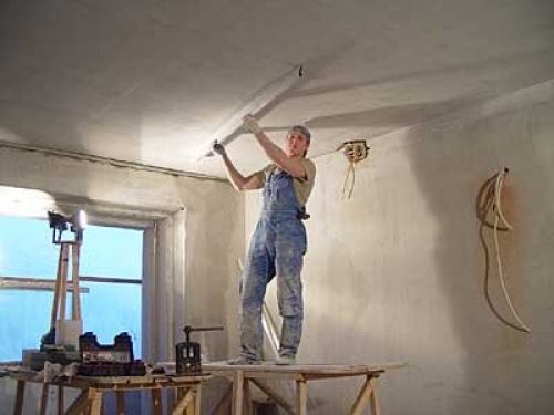 Mennyezeti vakoló munkaállomás