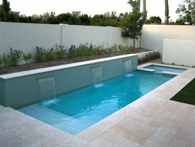 piscina-pequeno-jardim-simples-cascata-água recurso-assentamento-ladrilhos-cama elevada