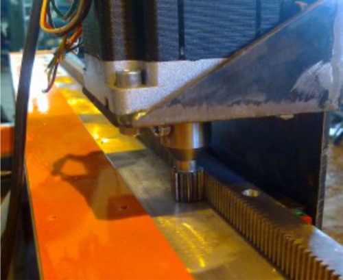 CNC plasmaskærer gør det selv ved at installere en geartransmission