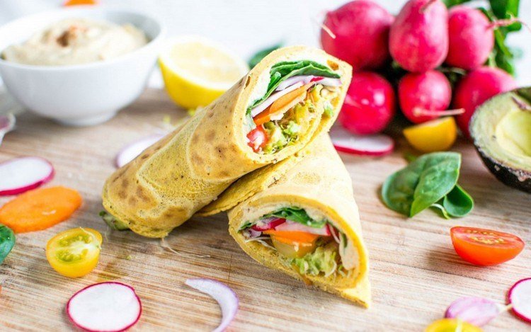 Faça seus próprios wraps de proteína a partir de tortilhas com baixo teor de carboidratos de grão de bico