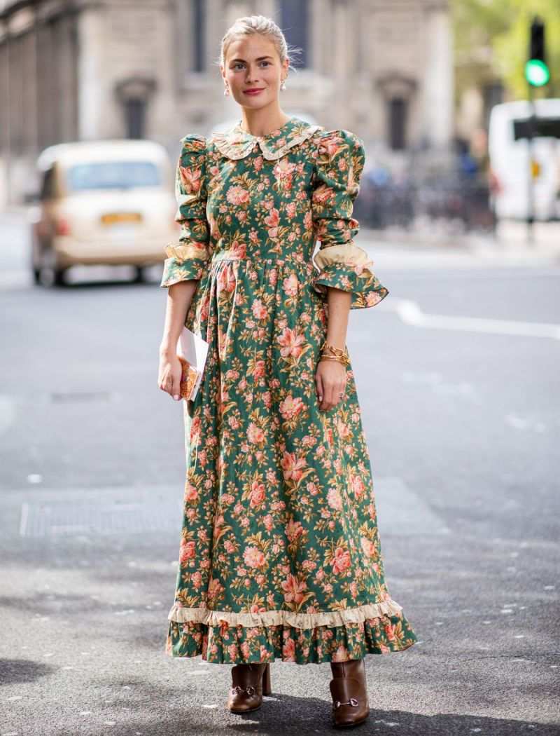 Os vestidos da pradaria combinam tendência da moda com mangas bufantes padrão floral verão 2019 cabelo loiro claro