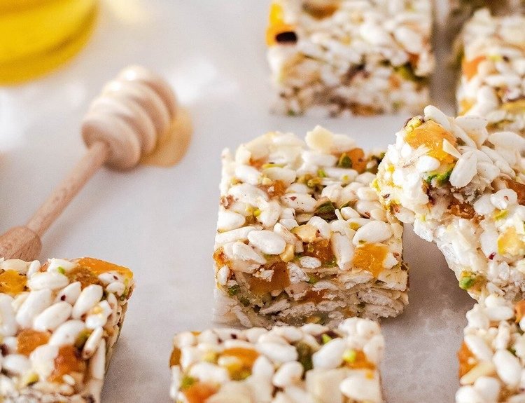 Faça você mesmo uma receita de arroz tufado de biscoitos com mel