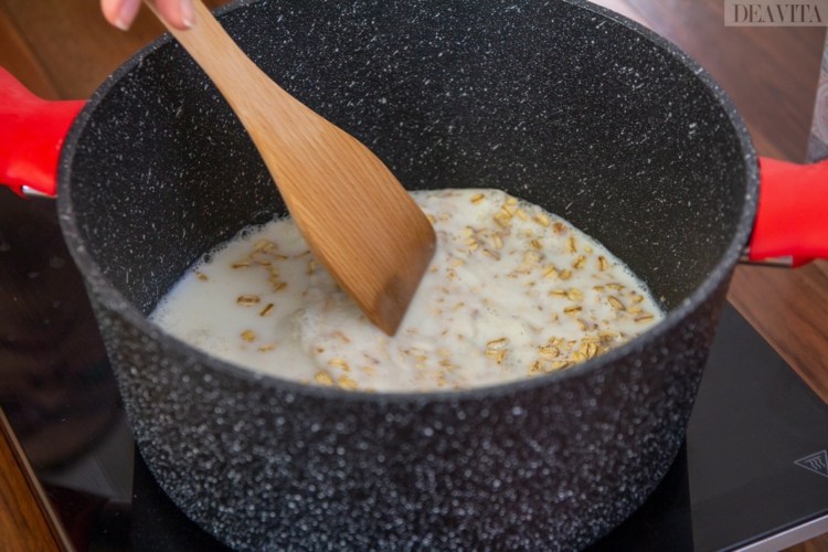 mingau de quinua com leite e canela preparo de bananas